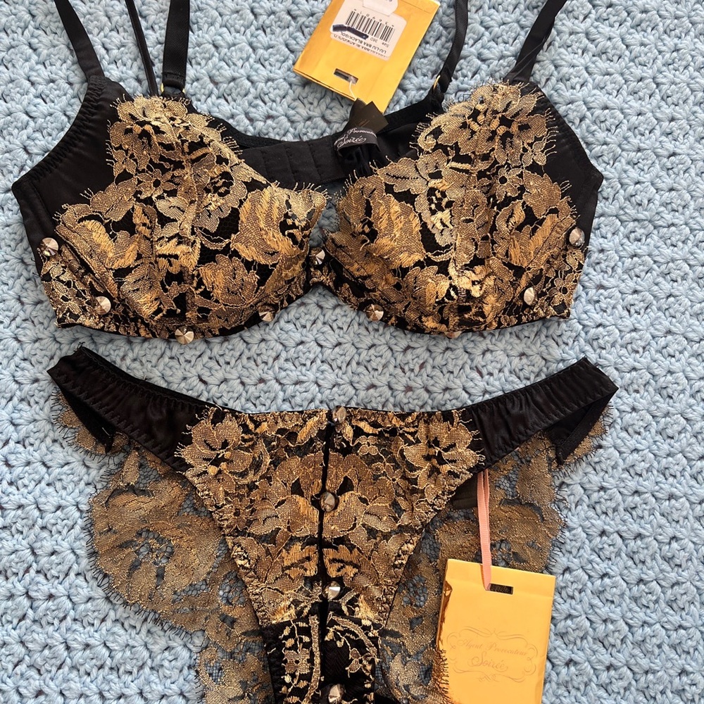 Nwt agent provocateur liu-liu set golden black bra 36d ouvert brief size 2